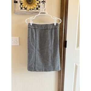 Banana Republic Women's Pencil Skirt Size 2 Black White Zipper Closure Back Slit